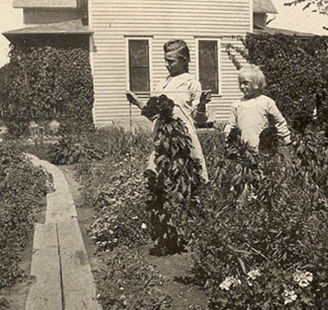 Marie and Selma in garden