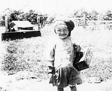 Selma picking Berries