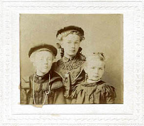 Anna Rusch, Frieda Mueller, Anna Mueller